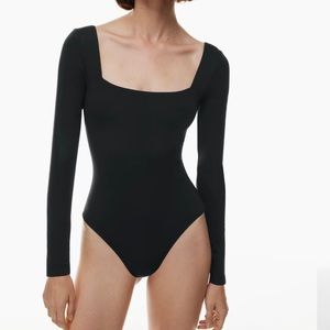 Aritzia Babaton Contour Squareneck Longsleeve Bodysuit